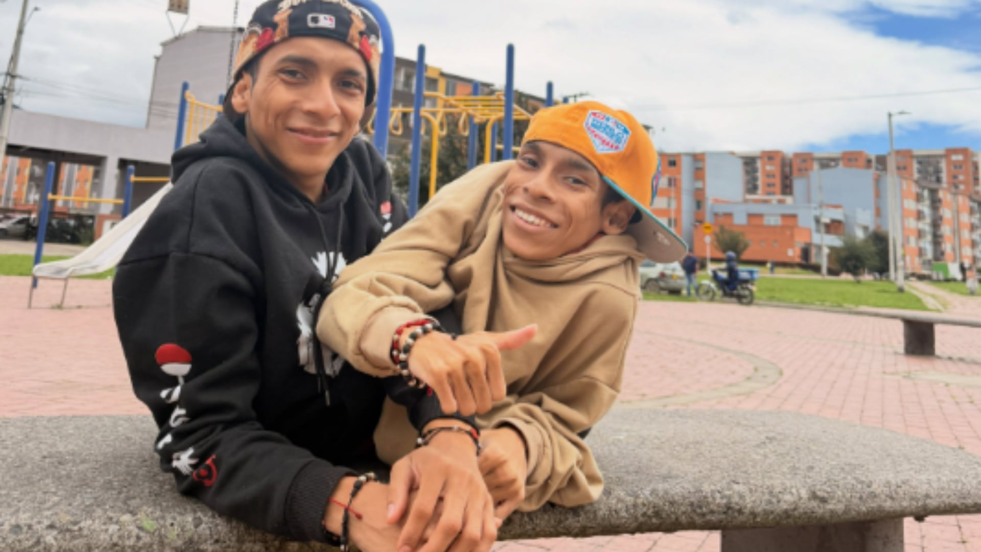 Murieron los conocidos siameses de Ecuador: los hermanos, que vivieron 27 años unidos por el tórax, fallecieron en Colombia mientras esperaban una intervención