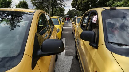 Taxista paró y bajó del carro a una mujer de la tercera edad y un pequeño niño por “falta de tiempo”