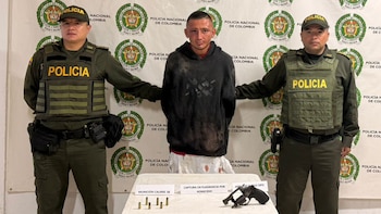 Los oficiales que estaban cerca