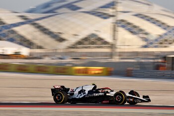 Tsunoda, en acción en Losail