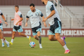 Messi durante un entrenamiento con la selección argentina en la preparación del Mundial (afa.com.ar)