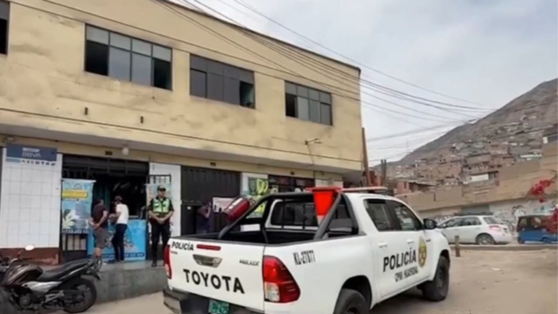 Policía Nacional del Perú detiene a mujer acusada de matar a su conviviente tras discusión. (Foto: Captura video/América Televisión)