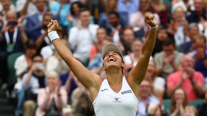 Jessica Bouzas registra un debut estelar en Wimbledon al eliminar a la vigente campeona del torneo inglés