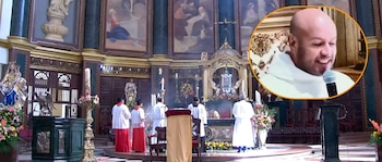 Polémica por sacerdote que proclama a sus fieles que “ser de derecha es mejor” - crédito AFP/@SirColombiano/x