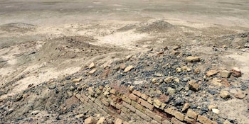 El templo dedicado a Enki en Eridu fue considerado uno de los santuarios más importantes de la civilización sumeria y centro de peregrinación milenario (Wikipedia)