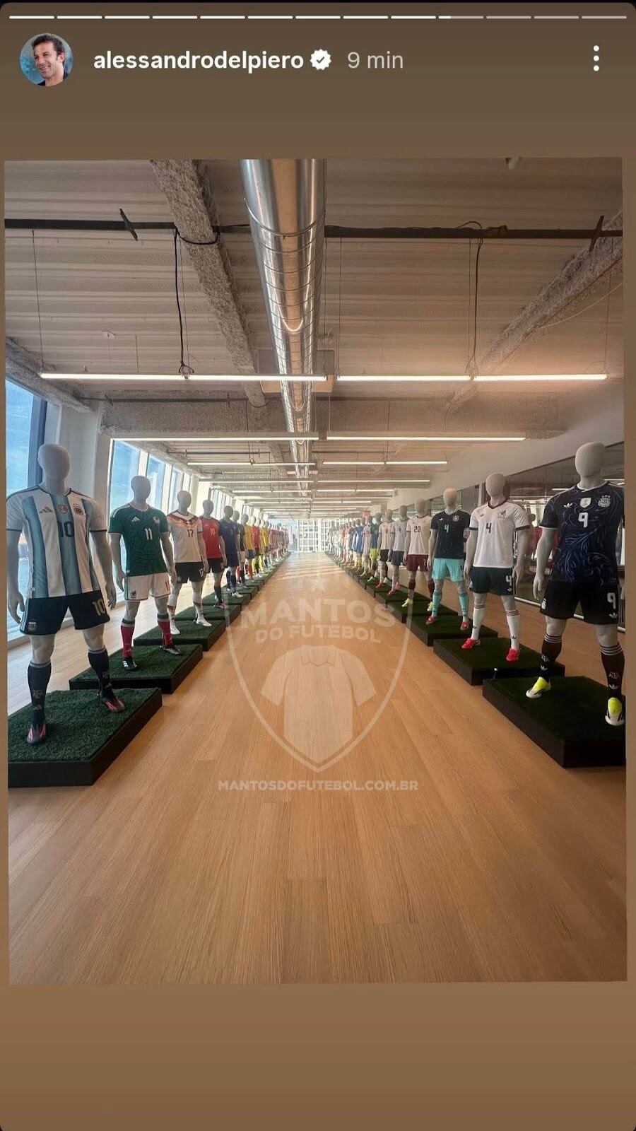 Esta fue la imagen con la que se filtraron varias camisetas que los equipos usarán en el mundial de 2026 - crédito @alessandrodelpiero/Instagram