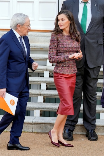 La reina Letizia junto a