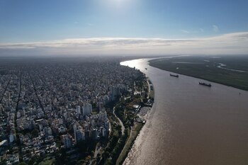 El sistema portuario santafesino atraviesa