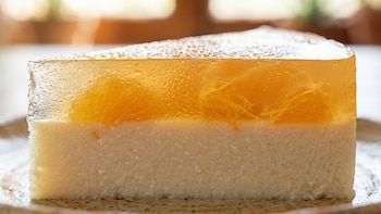 Gelatina de naranja con leche de soya: postre bajo en calorías y rico en vitamina C