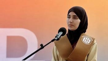 Polémica por el señalamiento de un diputado de Vox a una estudiante con hiyab elegida para dar un discurso en la graduación de su universidad