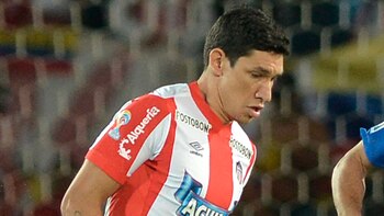 Roberto Ovelar vistiendo la camiseta