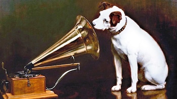 Una pintura, estatuas y sustitutos: