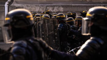 Francia desplegará 70.000 agentes para controlar las manifestaciones: "Seremos inflexibles con los vándalos"