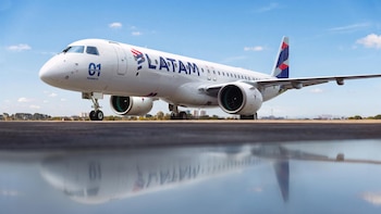 La filial brasileña de Latam Airlines recibirá su primer avión E195-E2 de Embraer de un pedido total de 74