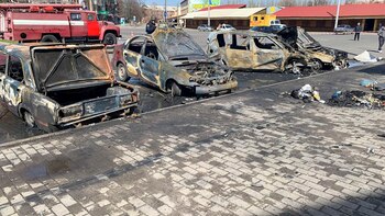 Autos destruidos tras el ataque