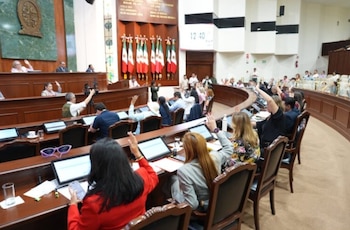 Legisladores locales regulan el uso de celulares en escuelas de Sinaloa.
Crédito: X/ @congresosinaloa