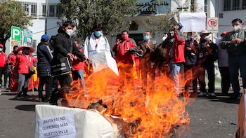 Colombianos atrapados en Bolivia piden