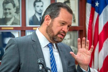 El jurista mexicano René Bolio.