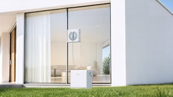 Ecovacs amplía su catálogo con el robot limpiacristales Winbot W2S Pro Omni y la familia Ultramarine para piscinas