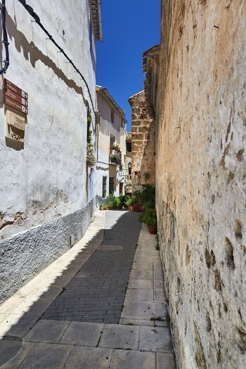 Una calle de Letur (Turismo