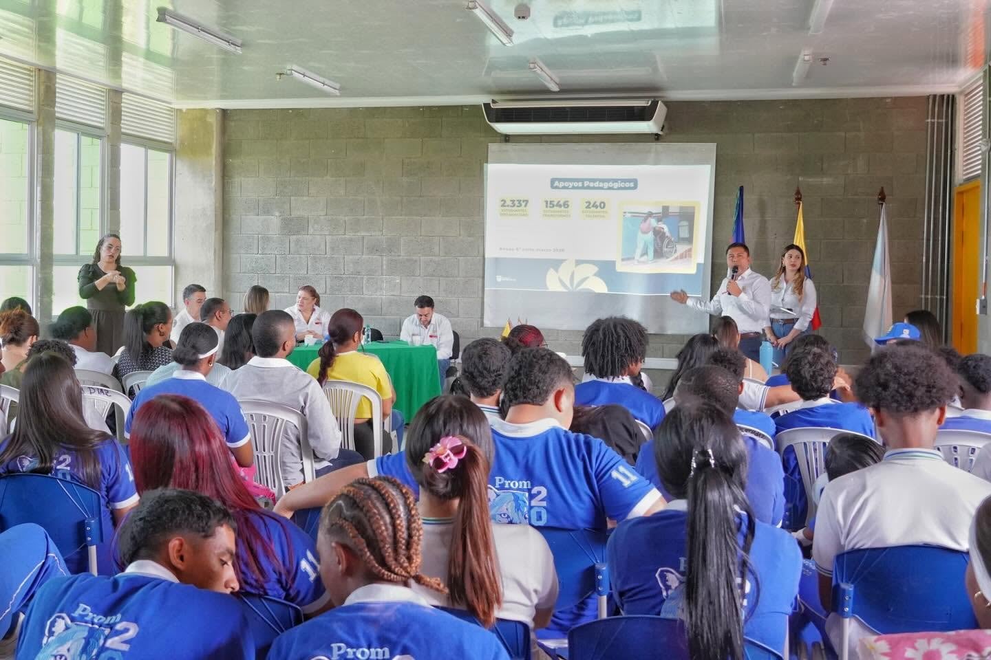 Cali suspende clases presenciales en colegios oficiales por la posesión presidencial de De la Espriella