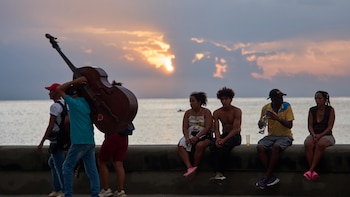 Cuba enfrentará prolongados apagones que afectarán casi el 70% de la isla en el horario de mayor demanda energética