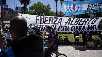 Uno de los cartes en