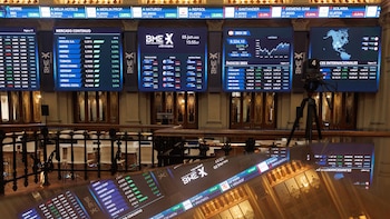 El Ibex 35 roza los 17.000 puntos tras subir un 0,79%, con el crudo en 113 dólares por barril