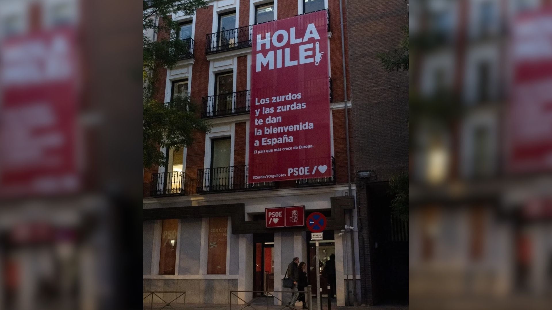 El PSOE da la bienvenida a Javier Milei con una lona en Ferraz que reivindica su condición de “zurdos” (Europa Press)