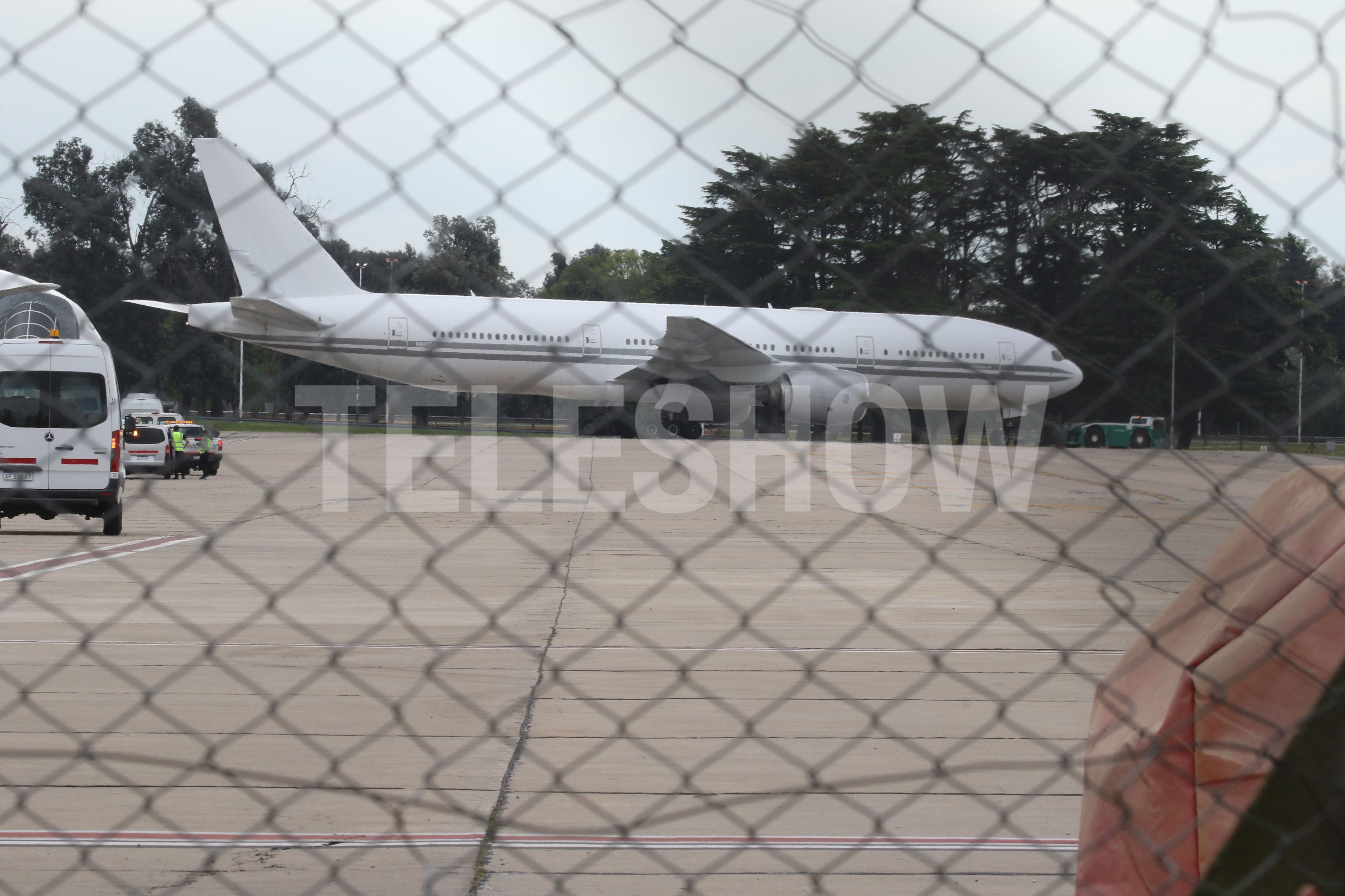 BTS llegó a la Argentina a bordo de un vuelo privado para iniciar la etapa local de la gira mundial ARIRANG (RSFotos)