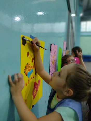 El club que fue casa, taller y escuela: generaciones que crecieron en Villa del Parque, murales y manos que no olvidan