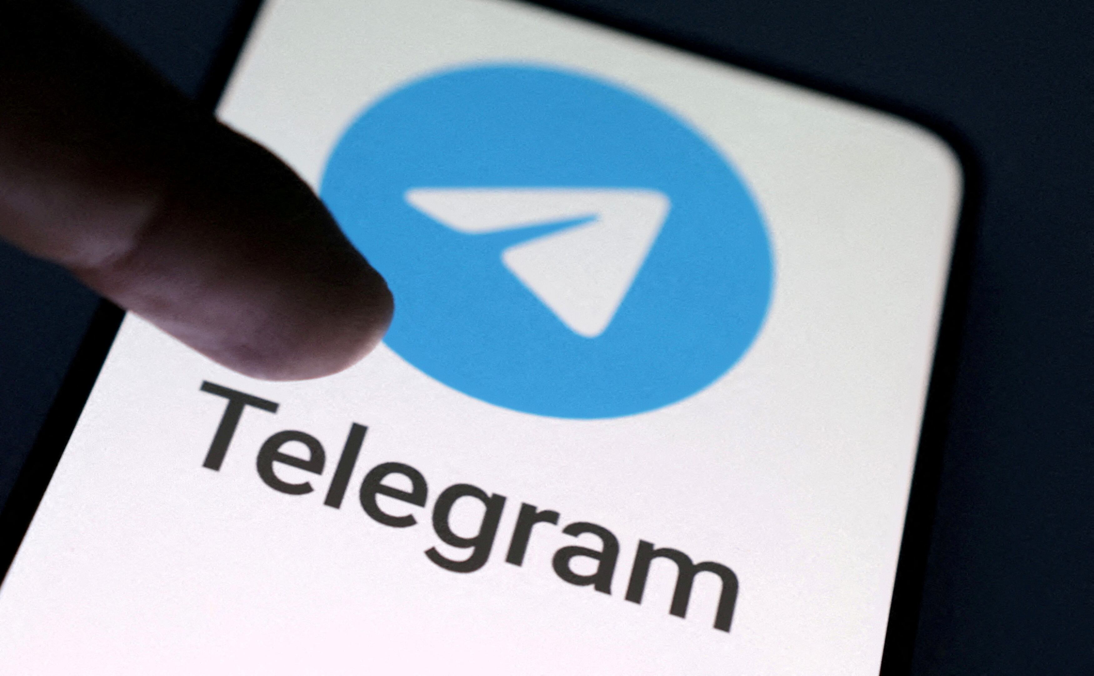 Telegram distribuye su infraestructura técnica en varios países, según la empresa para evitar que un solo gobierno o bloque político pueda interferir en la privacidad o libertad de expresión de los usuarios, una decisión en línea con la visión ideológica de Durov.REUTERS/Dado Ruvic/Illustration/File Photo
