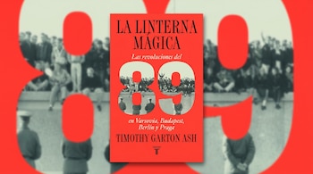 Portada del libro 'La Linterna Mágica' sobre un fondo desenfocado del mismo diseño. Presenta el número '89' en rojo con imágenes monocromáticas de personas dentro.