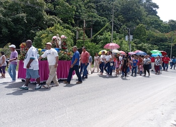 Cada 16 de julio los pescadores y sus familias salen en peregrinación con la imagen de la Virgen del Carmen, patrona de la gente de mar. (AMP)