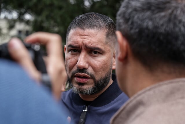 El abogado Luis Gustavo Moreno sostiene que la decisión podría poner en riesgo la vida del exfuncionario y afectar su proceso de colaboración con la justicia - crédito Catalina Olaya/Colprensa