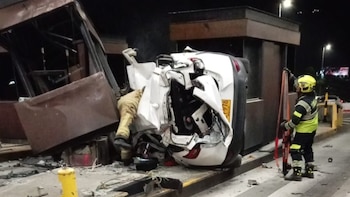 El accidente en peaje Sajonia detuvo por horas la conexión Medellín-Rionegro: hay una víctima fatal y varios heridos