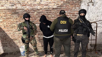 Video: con la ayuda de un dron, cayó el autor del crimen de un policía baleado en la cabeza durante una persecución