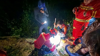 Rescataron a 14 personas extraviadas, incluidos nueve niños, en San Pedro Ayampuc en Guatemala