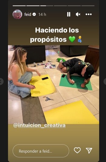 El Ferxxo escribiendo sus propósitos para el 2023