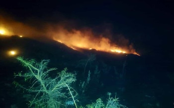 Incendio en vertedero irregular de