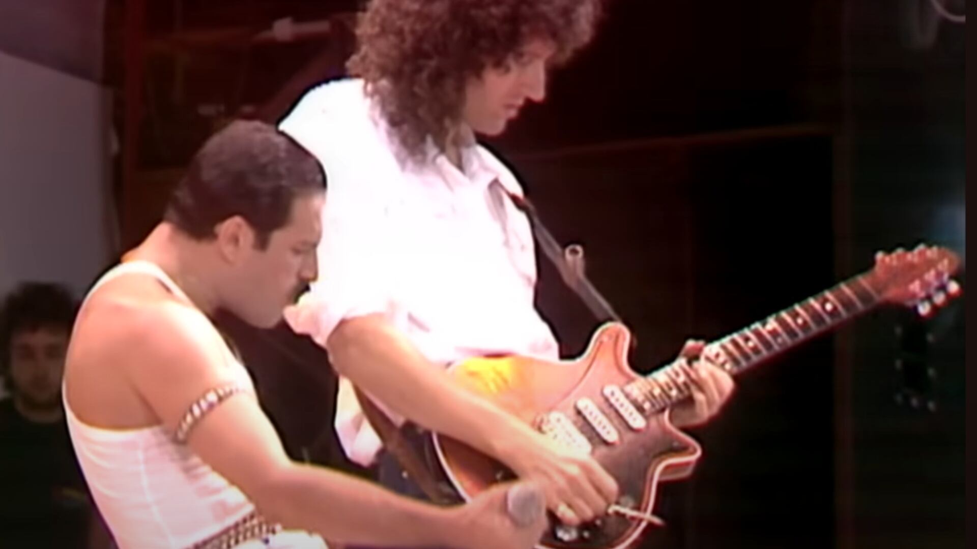 La tarde del 13 de junio de 1985 Queen subió al escenario del estadio de Wembley para hacer historia (Foto Captura/@LiveAid)