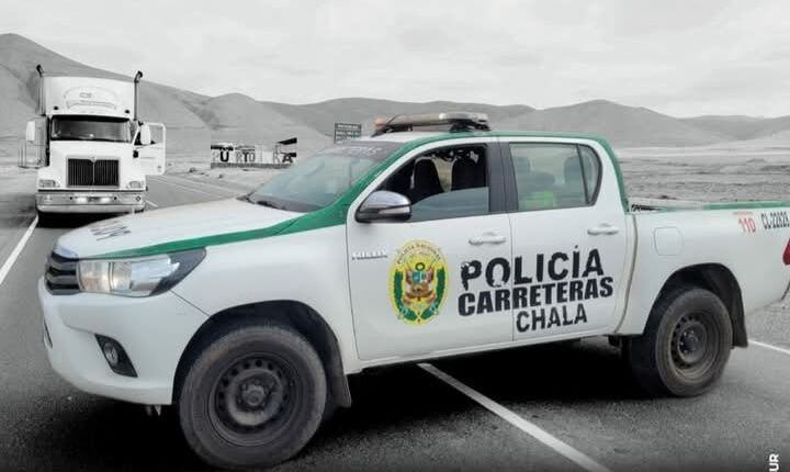 Policía de Carreteras de Chala.