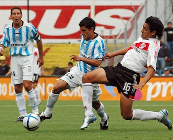 Claudio Fileppi intenta superar la