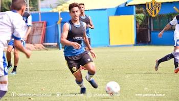 Seba Riquelme le anotó un