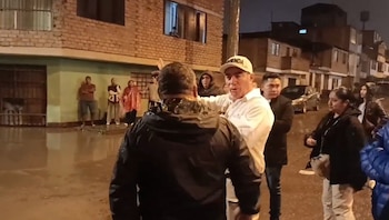 Villa El Salvador: declaran emergencia por inundaciones y anuncian obras para solucionar colapso del colector. Captura: Facebook.