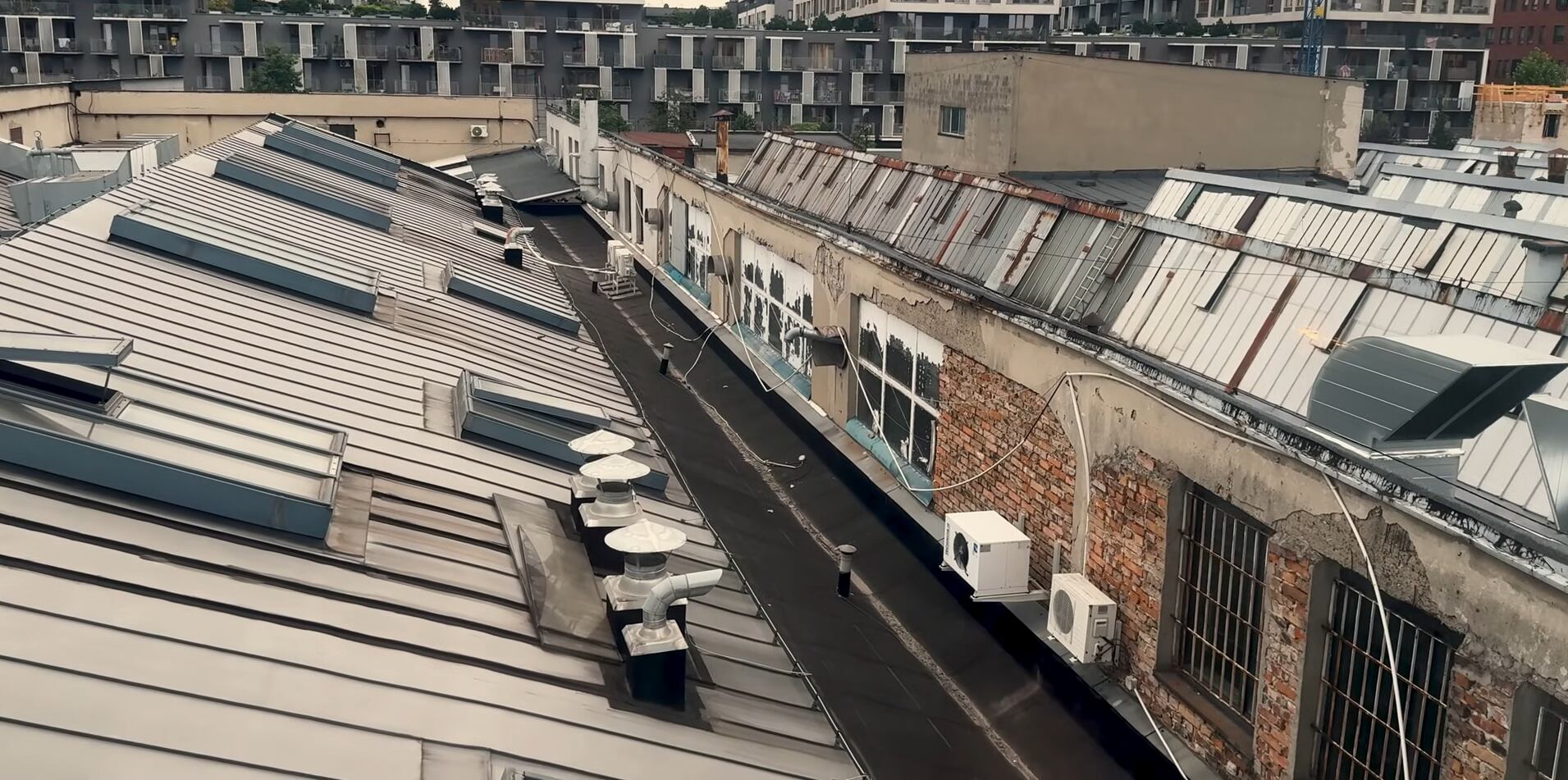 Con algunas modificaciones, la fábrica aún resguarda en sus paredes la historia de miles de judíos que se salvaron del holocausto nazi - crédito Pao Pineda