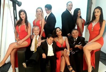 El elenco de Esta noche