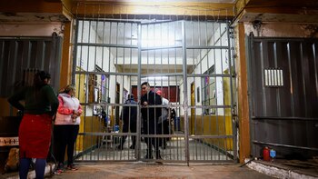 El Gobierno dialoga con guardias