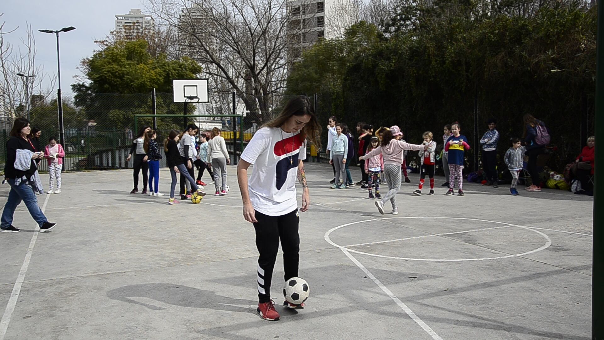 Universidades, clubes y parroquias: una alianza por la educación