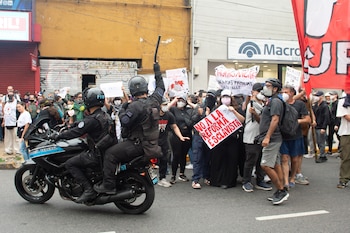 Tensión en Puente Pueyrredón (Jaime